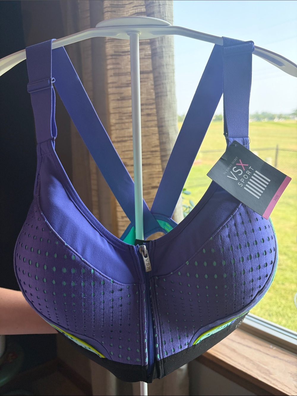 Victoria’s Secret Incredible Front-Close Sport Bra